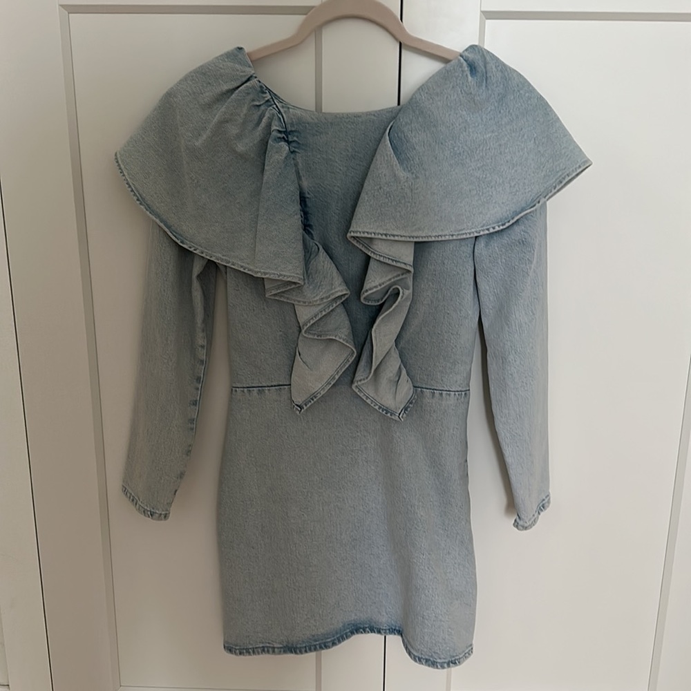BNWT Zara Low Back Ruffle Denim Mini Dress - Picture 4 of 4